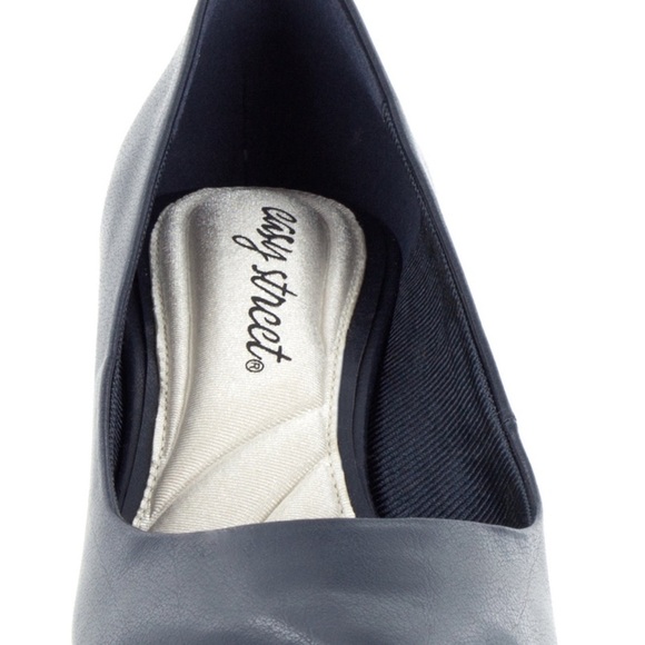NWT women’s Easy Street Pointe High heels Navy SZ 6 - Picture 2 of 6
